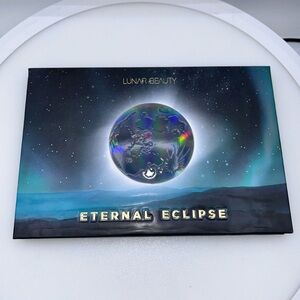 Lunar Beauty Eternal Eclipse Palette